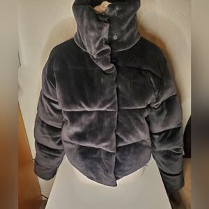 Alo yoga ribbed velour gold rush puffer